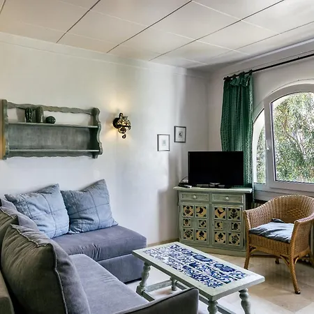 Apartment Art- Revilla Tacke G