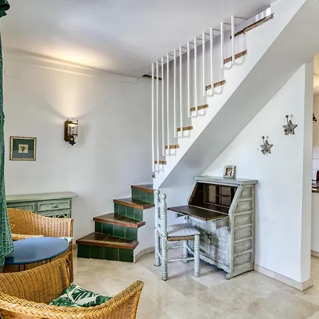 Apartment Art- Revilla Tacke G