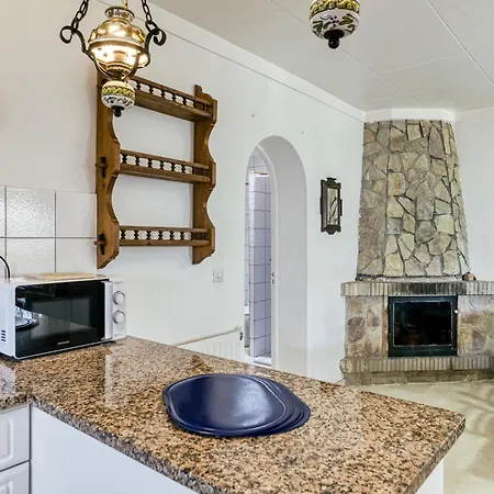 Art- Revilla Tacke G Apartment Empuriabrava