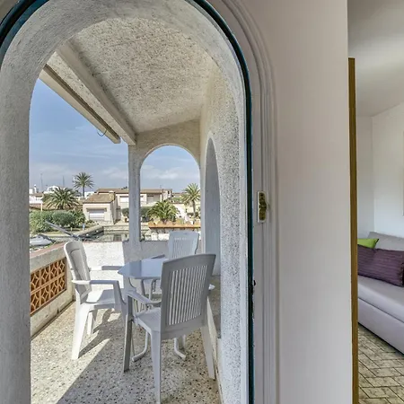 Apartment Art- Revilla Tacke G